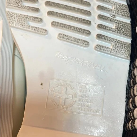 Dr. Martens Men’s Off-White Lace-Up Boots, mens 11 - Picture 13 of 16